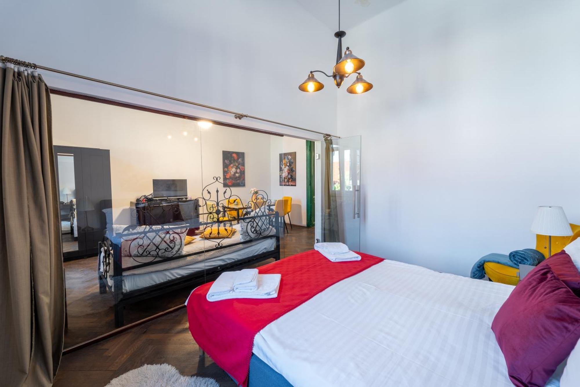 Villa Noble 5 Star House In Unirii Plaza Cluj-Napoca Esterno foto