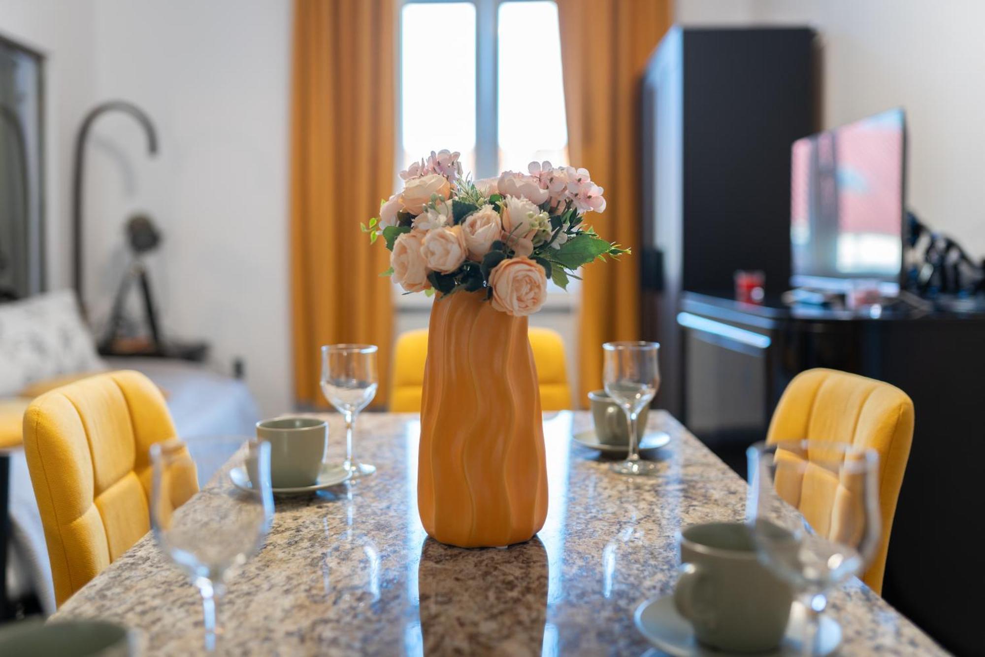 Villa Noble 5 Star House In Unirii Plaza Cluj-Napoca Esterno foto